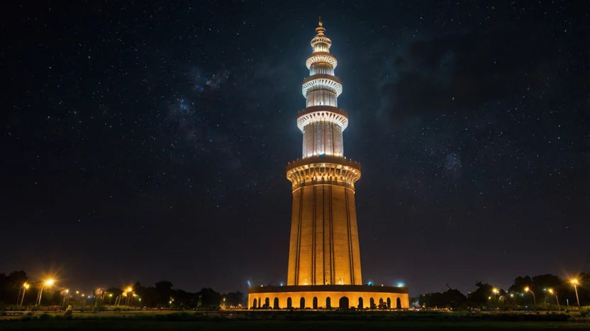 INDIA QUTUB MINAR DELHI AT NIGHT